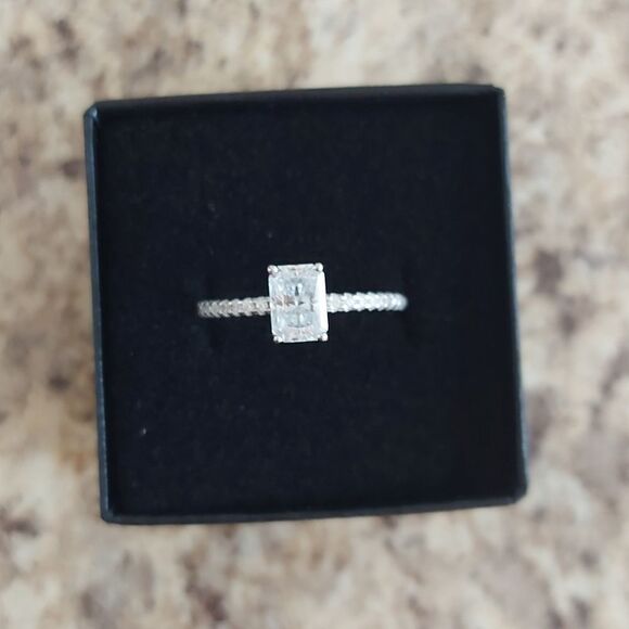 1 Carat Ice Cut Rectangular Moissanite 925 Silver Engagement Wedding Ring - Picture 3 of 13